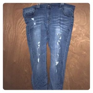 Size 24 destructed boyfriend jeans